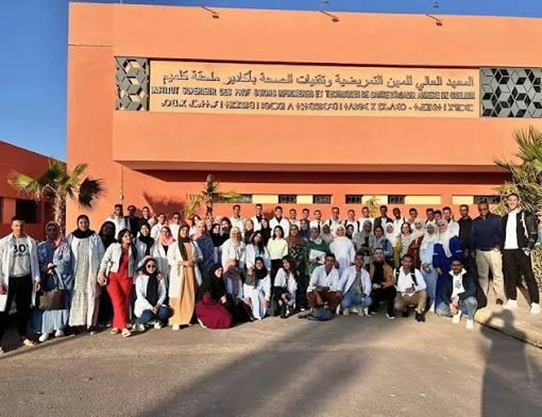 Institut Supérieur des Professions Infirmières et Techniques de Santé, annexe de Guelmim, une promotion devant l'institut