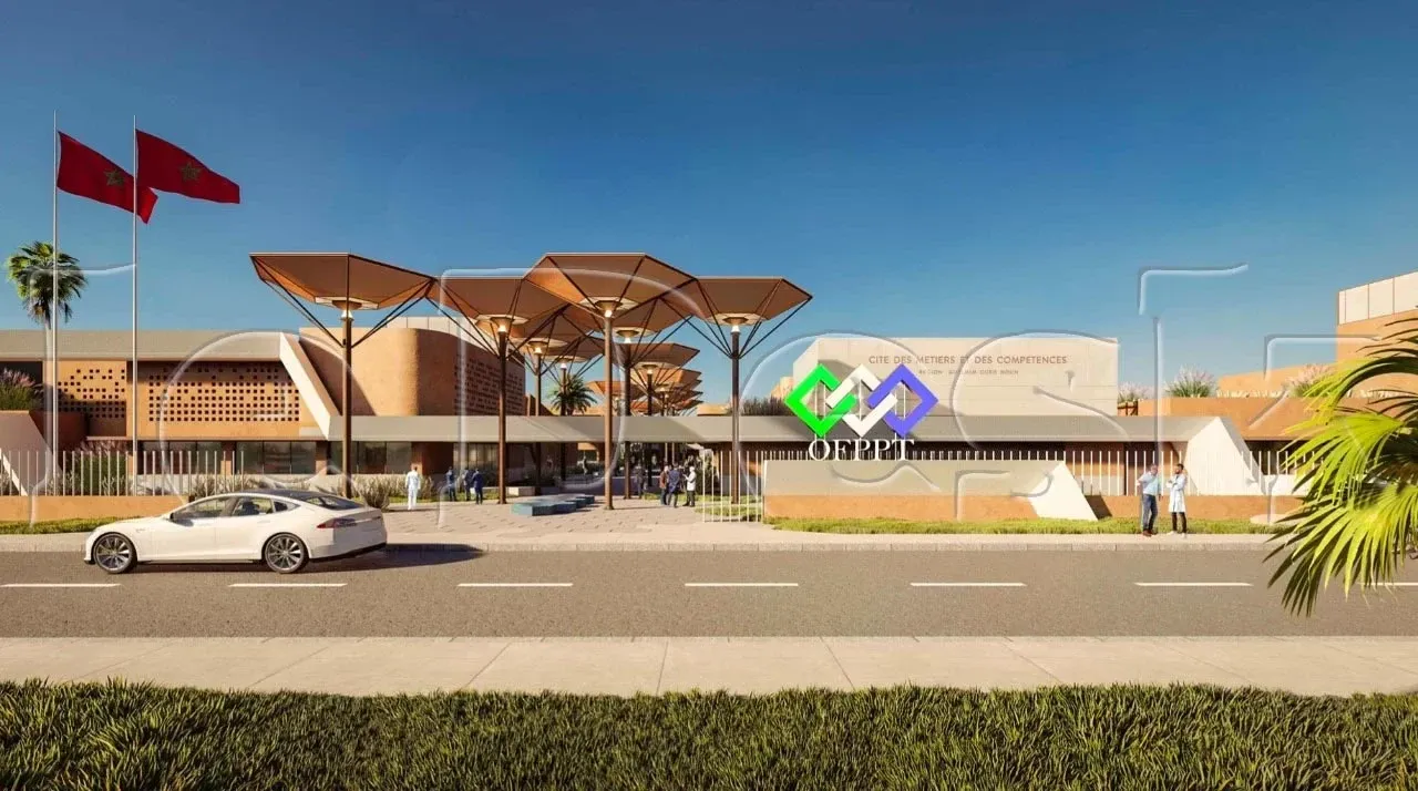 Cité des Métiers et des Compétences, Guelmim, l'entrée et ses ombrières