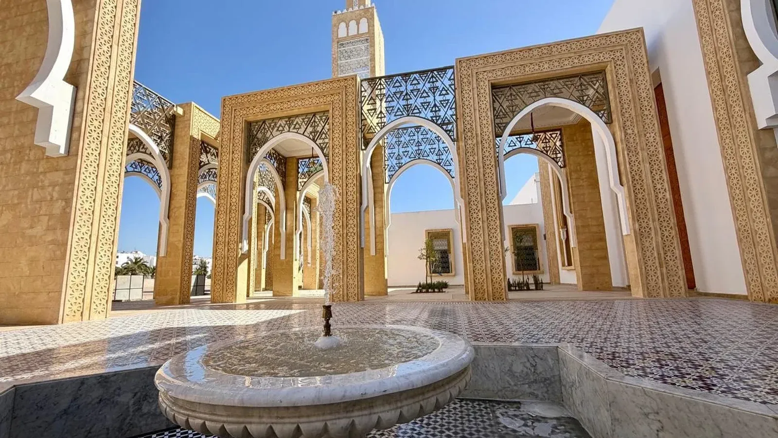 La Grande Mosquée Mohammed VI d'Agadir ouvre ses portes aux fidèles