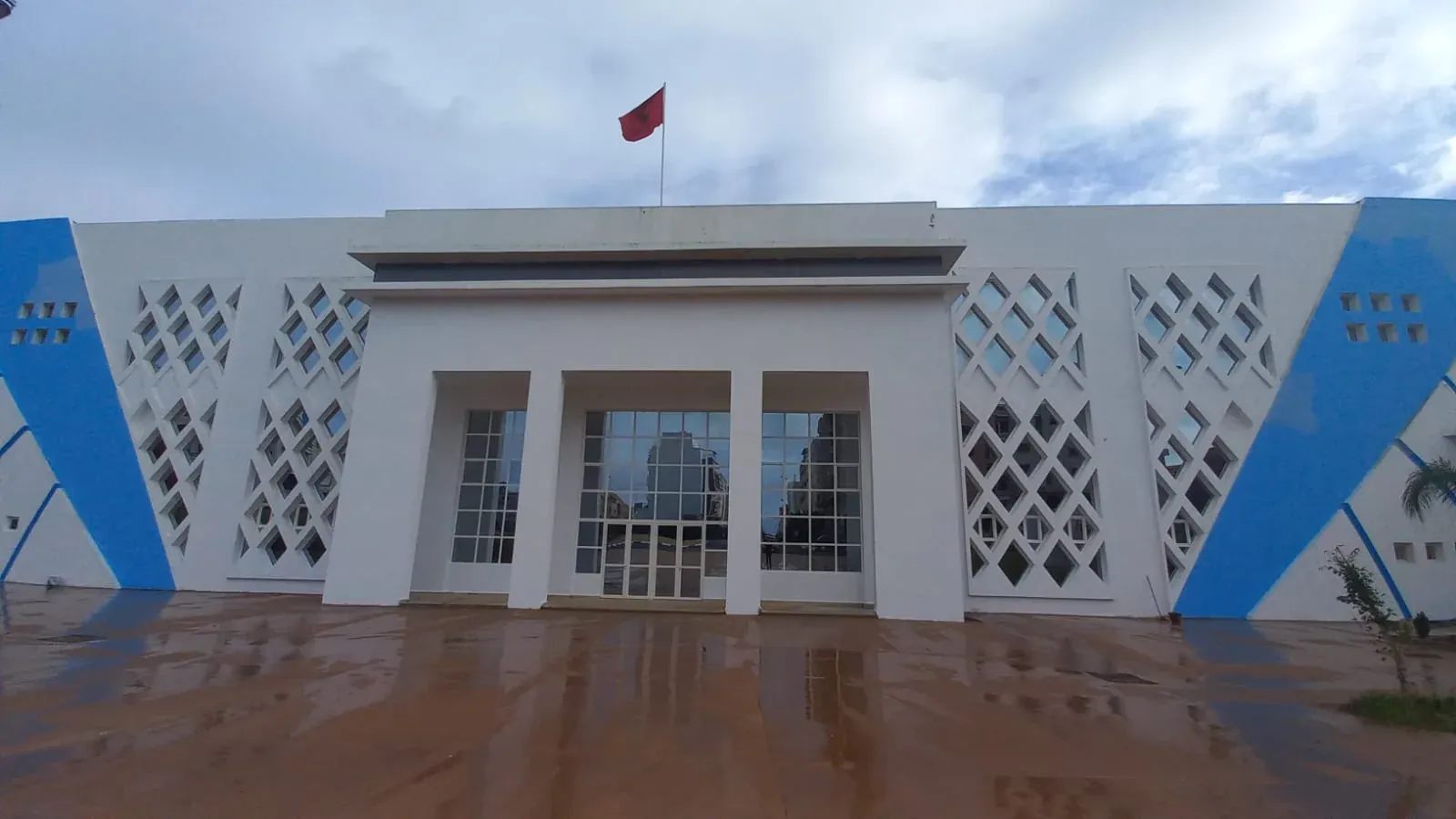 Salle omnisport Maghreb Al Jadid, la façade principale